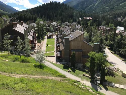 Panorama Mountain Resort - Horsethief Lodge with Fairmont Creek