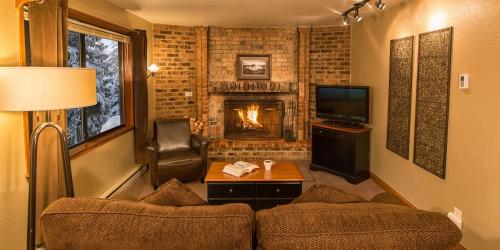 LOGE Alta Crystal Resort at Mt Rainier - Hotel - Enumclaw