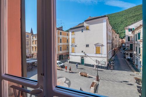  Casa Eve Finalborgo - romantic house, Pension in Finale Ligure