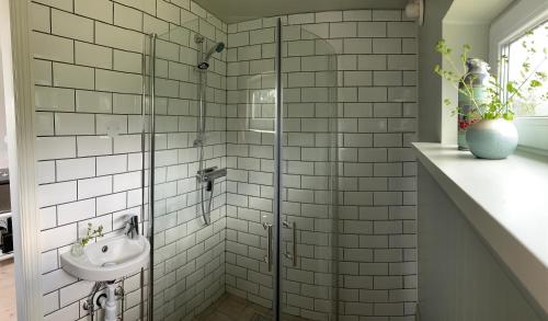 Shower, Station Bed and Kitchen Guesthouse in Varberg