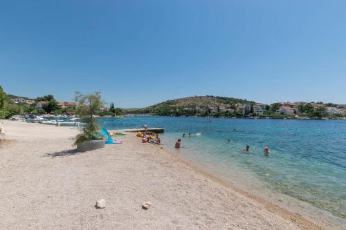 House Marina - image 12