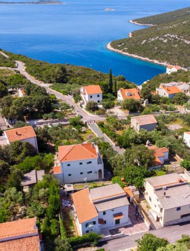 Apartment JOSIPA - Location saisonnière - Vinišće