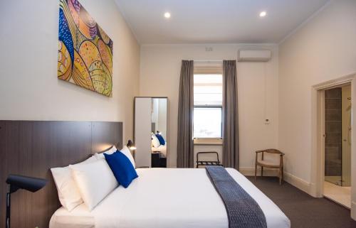 Mile End Hotel