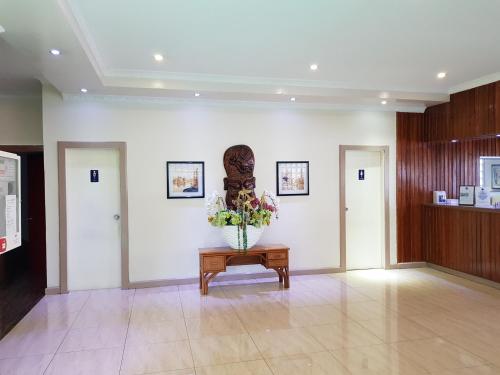 Lobby, Lae City Hotel in Lae