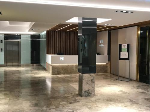 Vestíbulo, Puerta de Segovia in Segovia