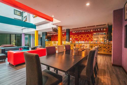 ビハインド ザ シーン ホテル クラブ アット サムイ (Behind The Scene Hotel Club @ Samui) in チャウエン