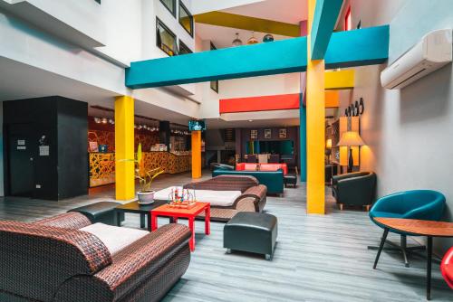 ビハインド ザ シーン ホテル クラブ アット サムイ (Behind The Scene Hotel Club @ Samui) in チャウエン