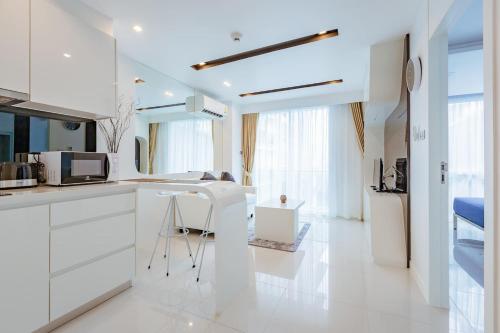 Amazing corner apartment in the heart of Pattaya! Amazing corner apartment in the heart of Pattaya!