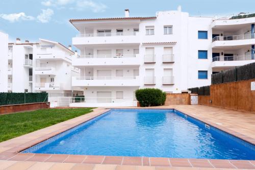 Three-Bedroom Apartment image 5