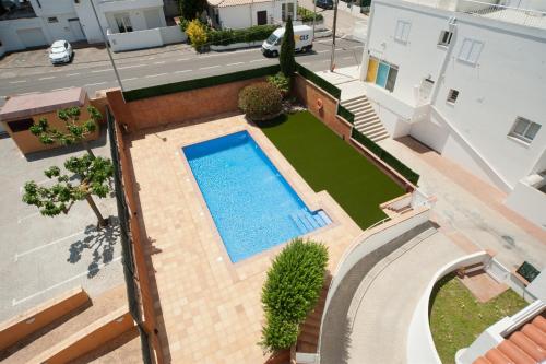 Three-Bedroom Apartment image 2
