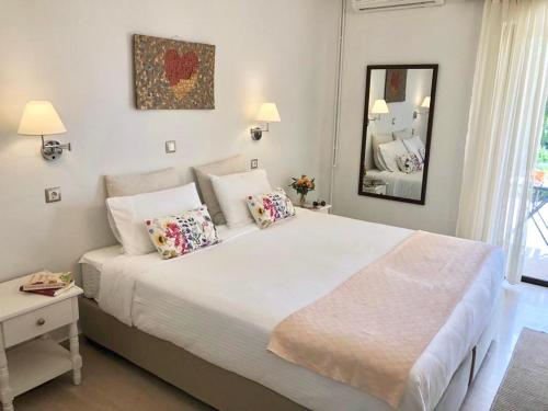  NIKOLETA'S CORFU APARTMENTS, Unterkunft in Gouvia