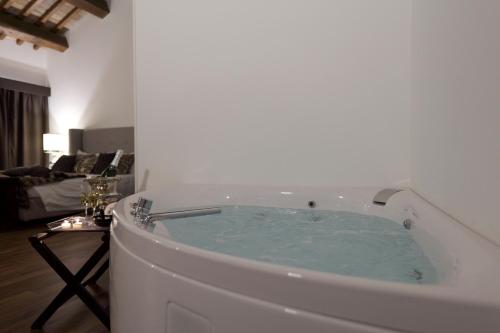 Hot tub, Residenza Palazzo Fortuna - Boutique Hotel in Civita Castellana
