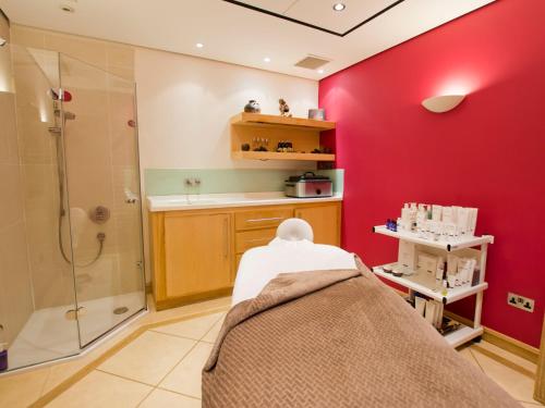 TLH Carlton Hotel - TLH Leisure, Entertainment and Spa Resort