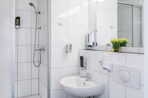 ミコン イーストゲート ホテル