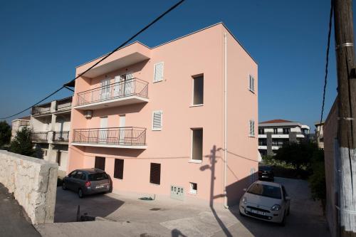  Family apartment Mila, Unterkunft in Trogir