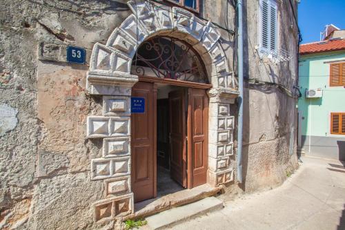  Apartment Laki, Unterkunft in Cres