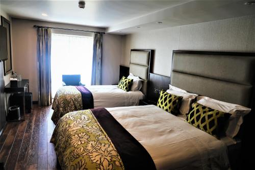 The Lansdowne Hotel in คาสเซิลวิว
