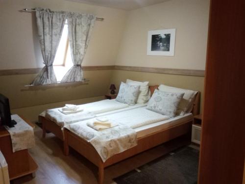  Édes Piros Panzió, Unterkunft in Halásztelek