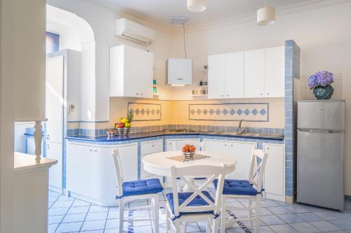 Donna Carmè Donna Carmè