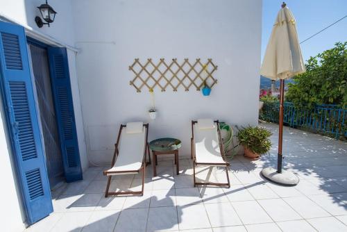 Aquarella-stylish veranda apartment in centre of Poros town