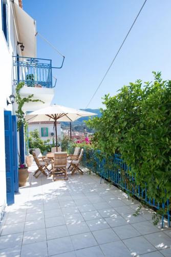 Aquarella-stylish veranda apartment in centre of Poros town