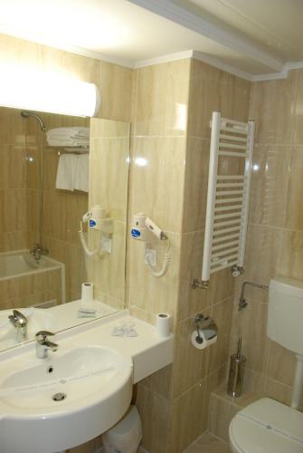 Hotel Moldova - image 3