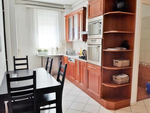 Gold Rose Apartment with 3 rooms - image 2