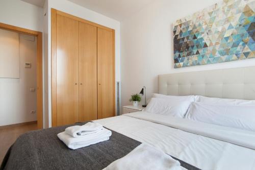 One-Bedroom Apartment image 6