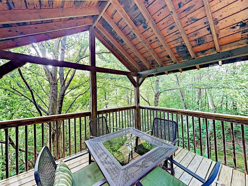 Parkway View Cabin Cabin - image 8