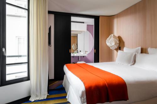 room detail thumbnail 0