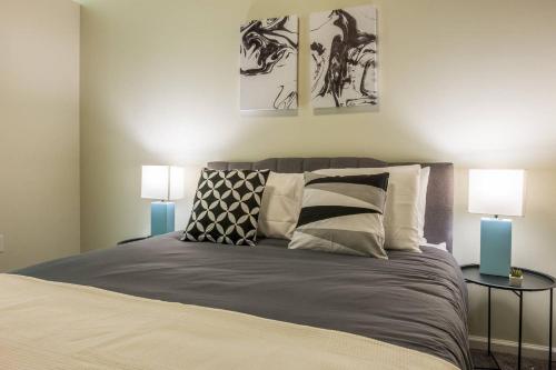 Frontdesk Aria Cultural District Lofts Downtown Pittsburgh - image 2