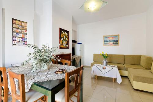   Apartment 100m from the Beach in Agia Pelagia