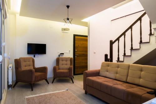 Araz Suit, Yıldırım