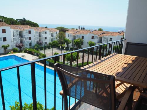  Apartamento en Calella de Palafrugell con vistas al mar, piscina y terraza in Calella de Palafrugell