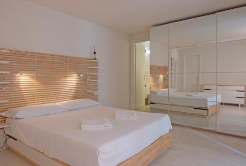 Porta Nuova Apt X6 with Balcony - image 3