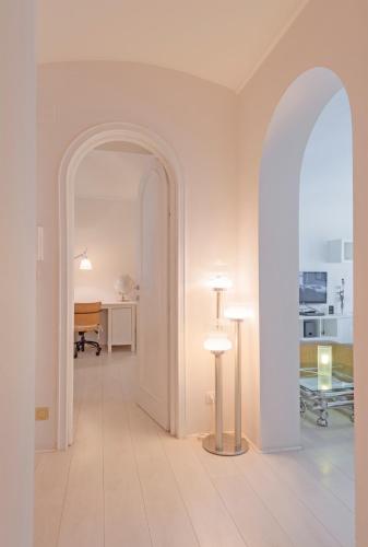 Porta Nuova Apt X6 with Balcony - image 7