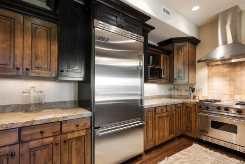 Silver Star #3102 - 2 Bed Condo - image 8