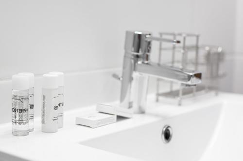 Apartment image 6