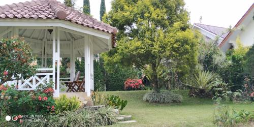 Villa 3BR Lotus Puncak - L2