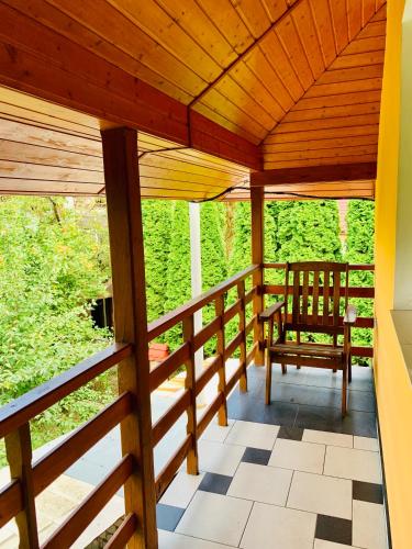 Erkély/terasz, Янтарная форель in Village Shaian (Hust Régió)