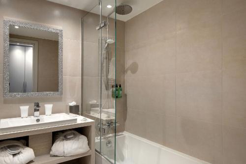 room detail thumbnail 2