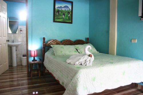 Cabinas Cascada Rio Celeste in Bijagua De Upala