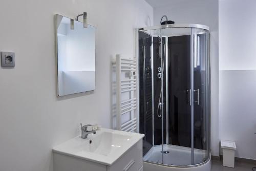 Bathroom, Appartement T3 Rdc au calme, 6 couchages in Villeparisis