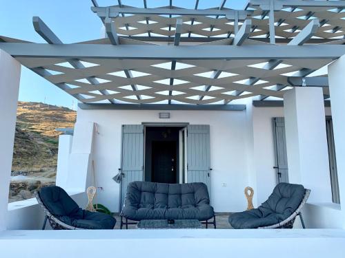  house on the rock in Naxos Chora