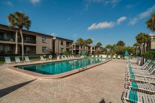 สระว่ายน้ำ, Sea Club Condo #37 in อินเดียนชอร์ส (FL)