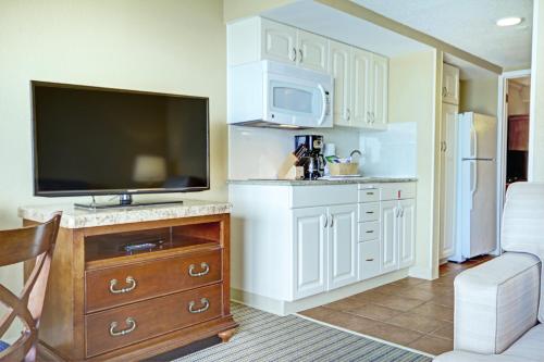 Club Wyndham Inn on Long Wharf - image 3