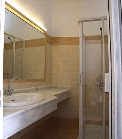 Lambis Studios & Apartments, Lindos (foto 8)