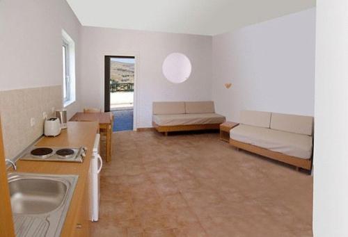 Lambis Studios & Apartments, Lindos (foto 10)