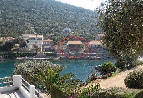  Apartment Uvala Zarace 4596b in 21467 Gdinj
