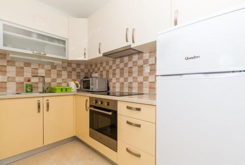 One-Bedroom Apartment with Terrace room in Apartments by the sea Vodice - 16249